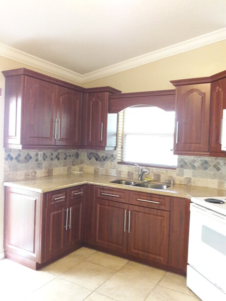 Kitchen - 12080 SW 248th Ter