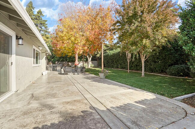 Building Photo - 1407 San Clemente Way