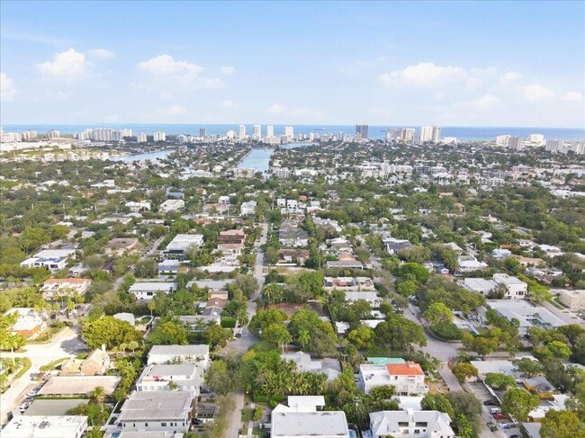 Building Photo - 459 NE 15th Ave