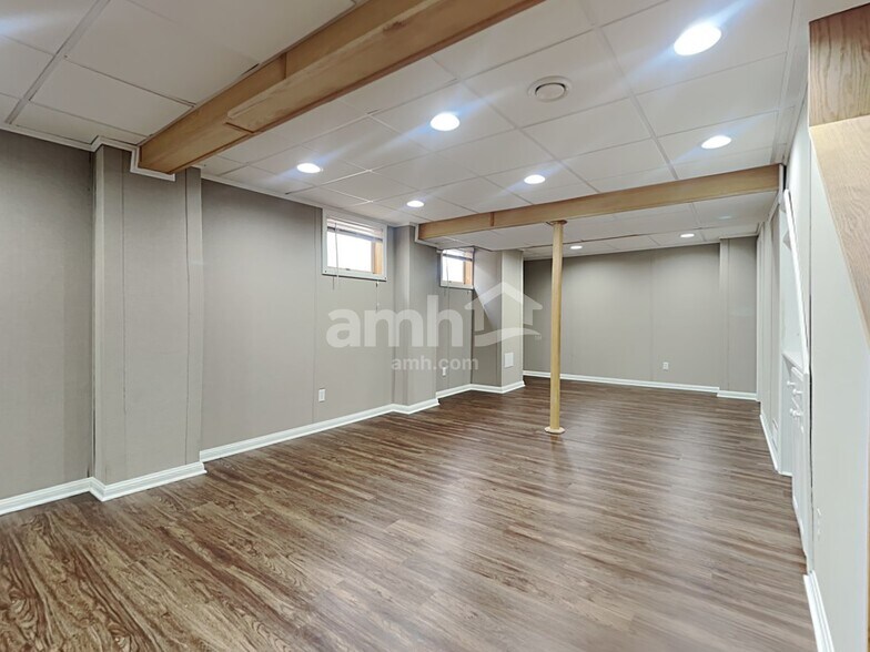 Building Photo - 1232 Ben Avon