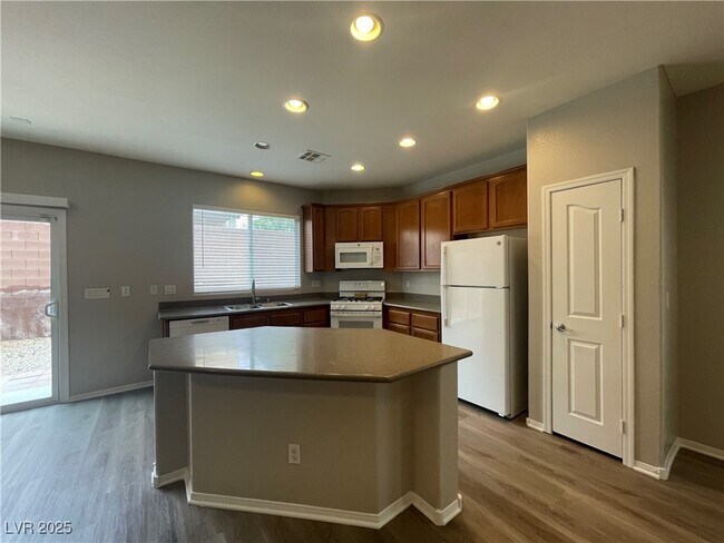 Building Photo - 9791 Pan Falls St