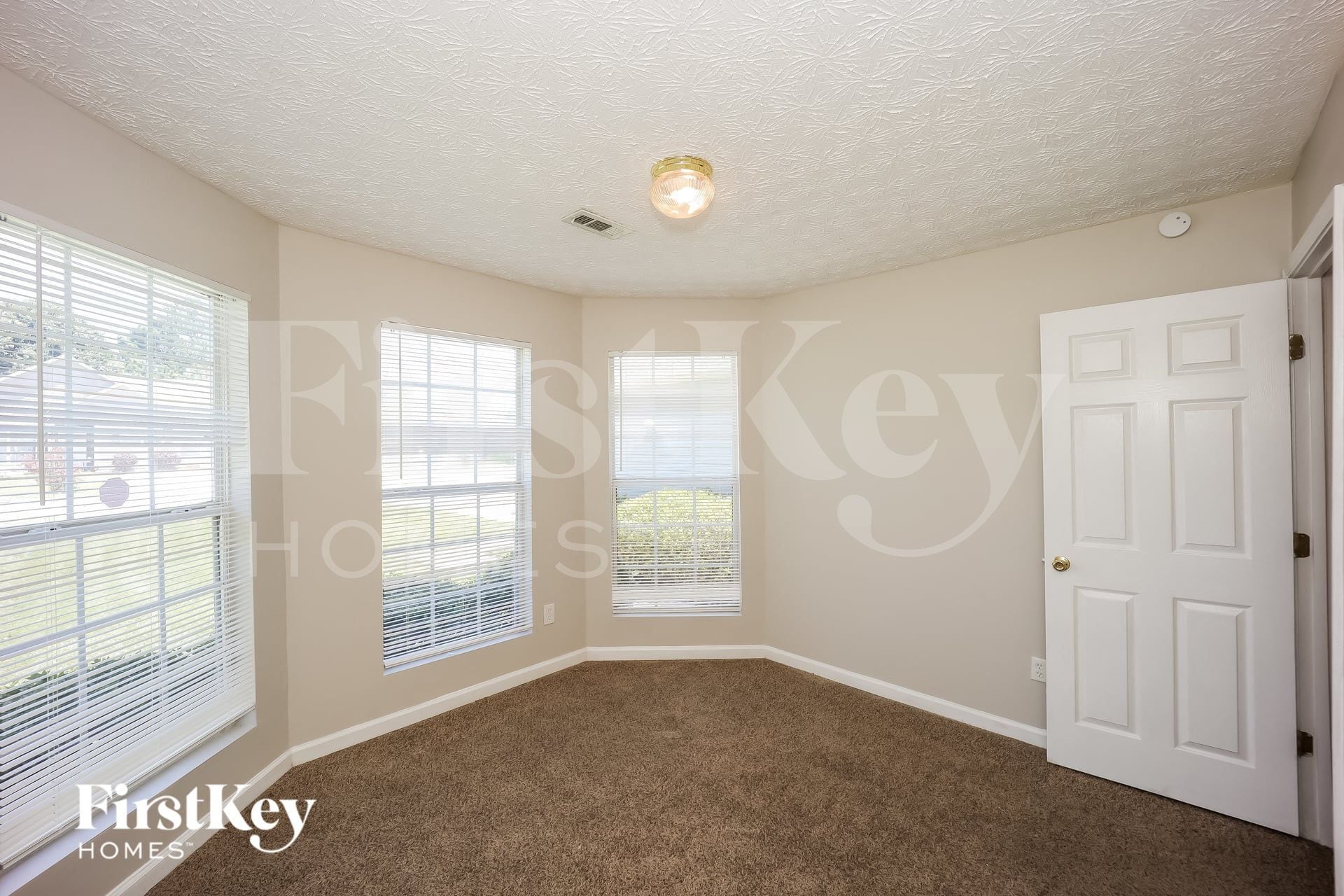 Building Photo - 9421 Mulligan Ct