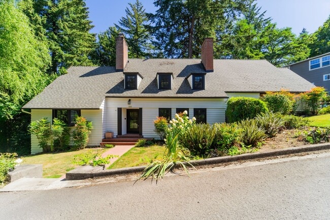 Building Photo - Luxurious Portland Heights home tucked away on a private street on nearly half an acre.