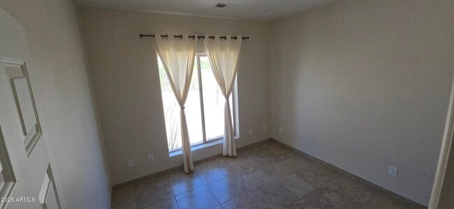 Building Photo - 839 W Hermosa Dr