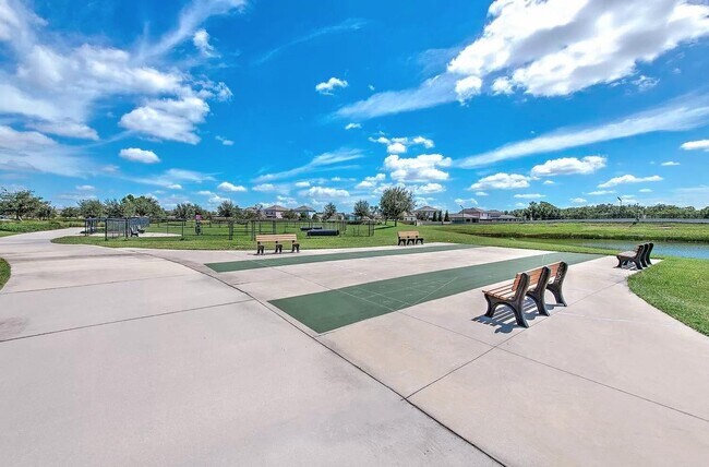 Building Photo - 16336 Little Garden Dr