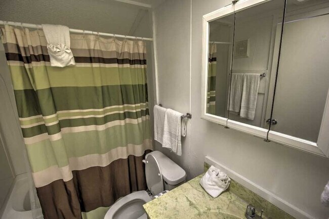 Building Photo - 208 W Kingfish St