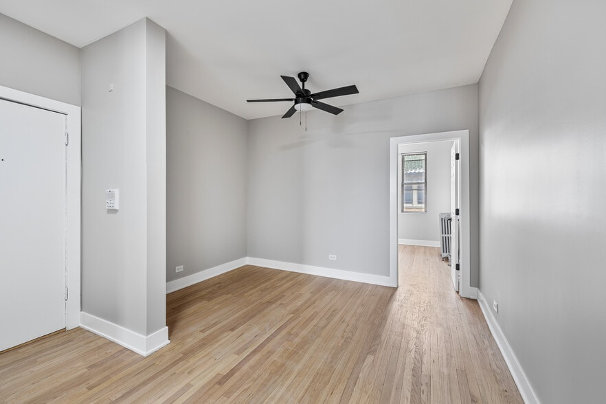 Building Photo - 7520 N Seeley Ave