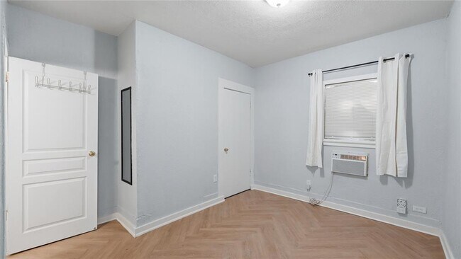 Building Photo - 234 Princeton Ave