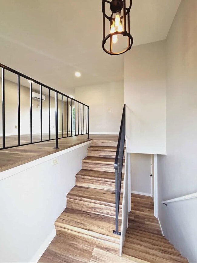 Building Photo - FIRST MONTH FREE** 3BR Duplex That Lives Like a Home | Huge Driveway + Private Yard + Deck