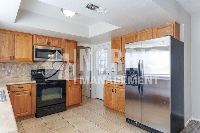 Building Photo - Great Home With NO HOA