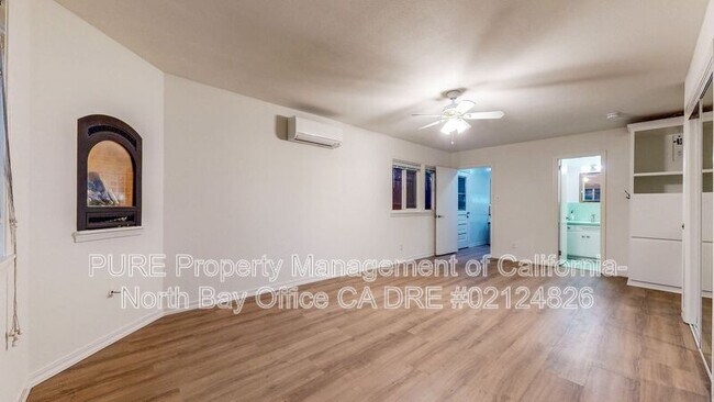 Building Photo - 2450 Grosse Ave