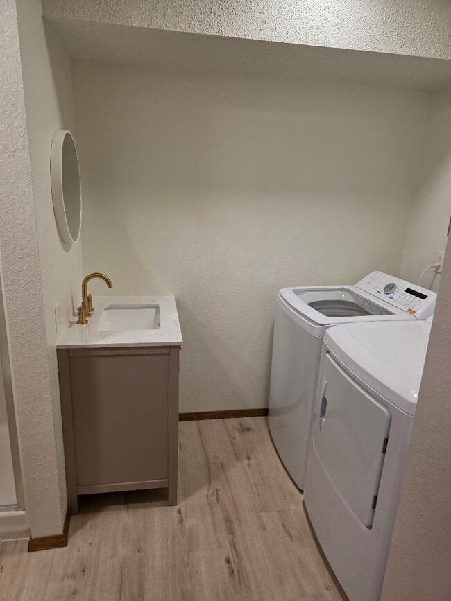 Building Photo - 708 W Interstate Ave