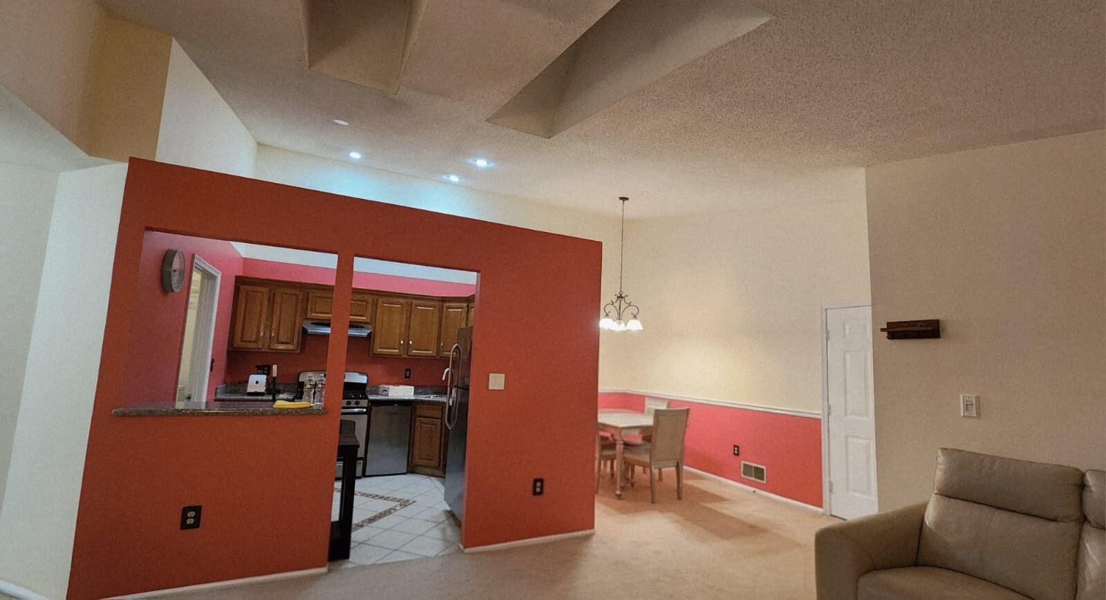 High ceilings - 2102 Doolittle Dr