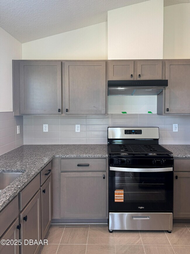 Building Photo - 55 Signet Cir