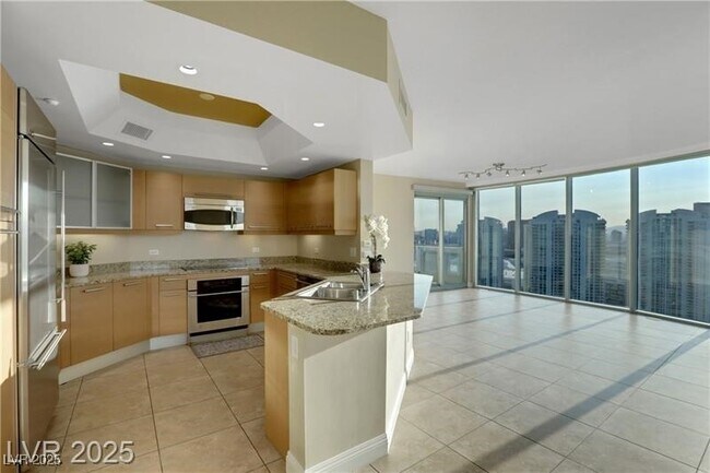 Building Photo - 322 E Karen Ave