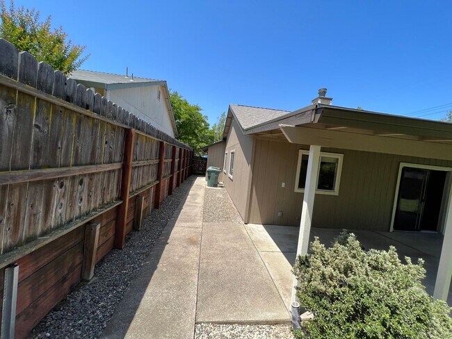 Building Photo - Upgraded Orangevale Home on Corner Lot