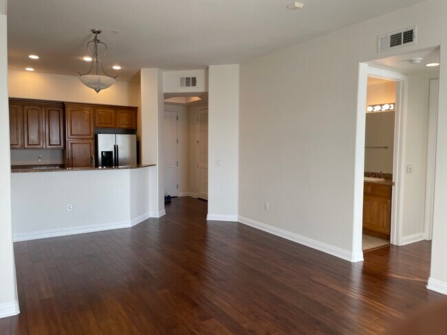 View of Entrance - 62 E Serene Ave