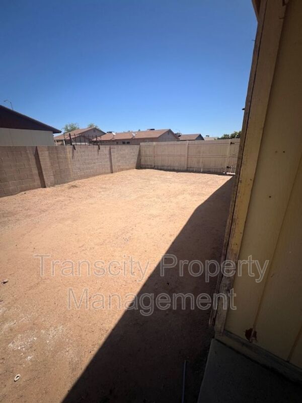 Building Photo - 4714 E Caballero St