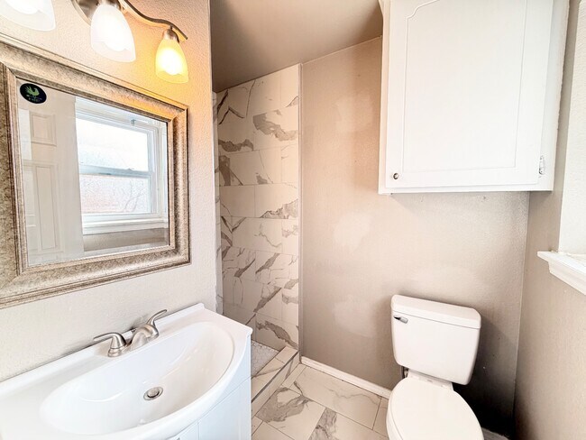 Building Photo - 8941 E 57th St