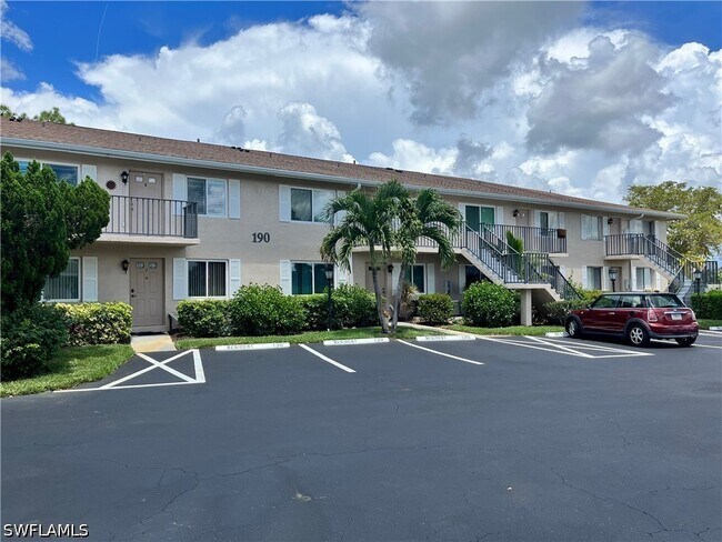 Building Photo - 190 Palm Dr