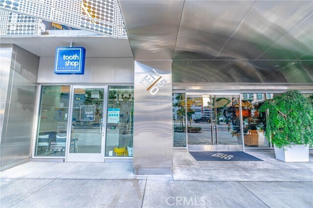 Building Photo - 1050 S Grand Ave