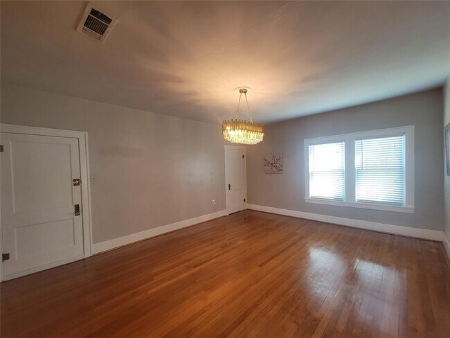 Building Photo - 2406 Huldy St