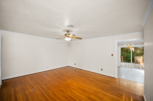 Building Photo - 456 N Section St