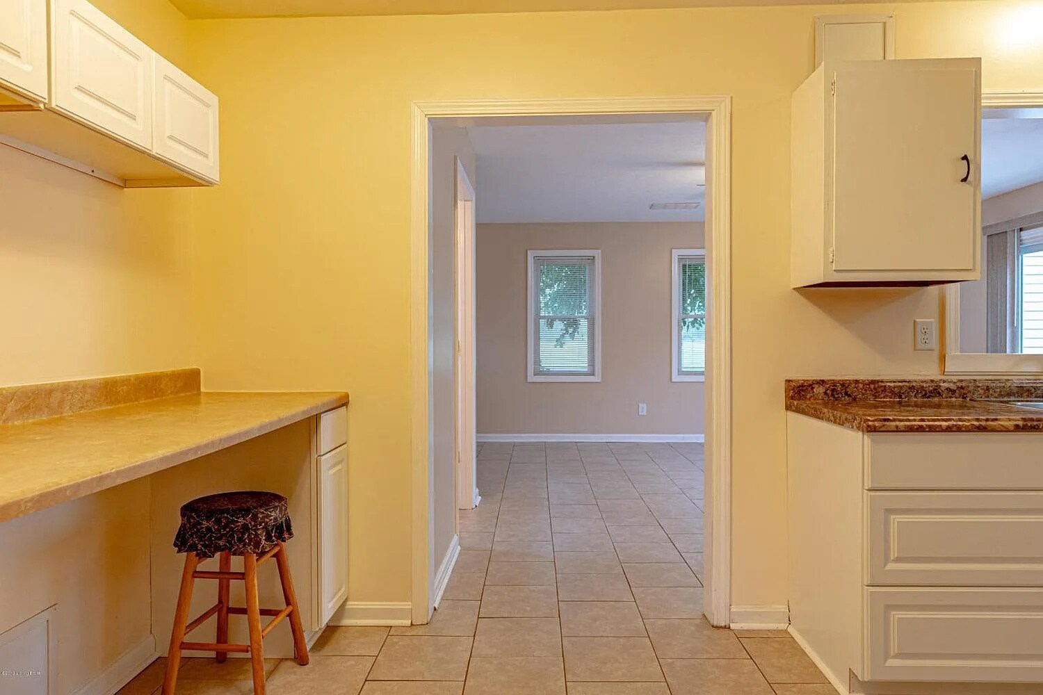 Building Photo - 9602 Shoshone way