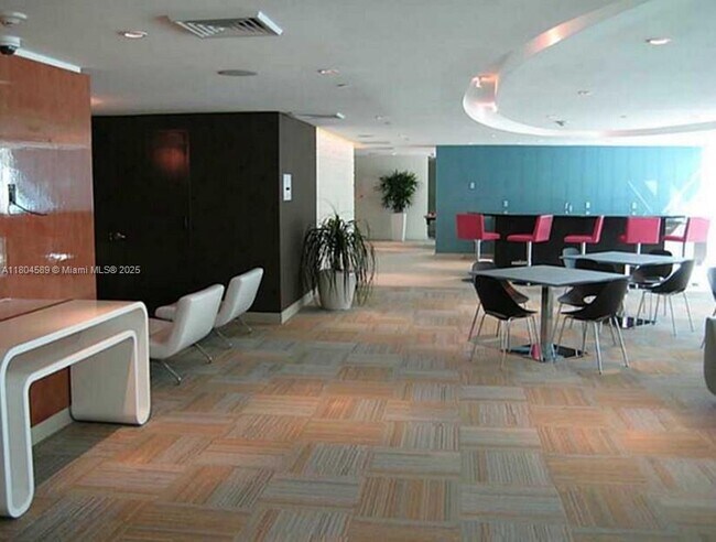 Building Photo - 951 Brickell Ave