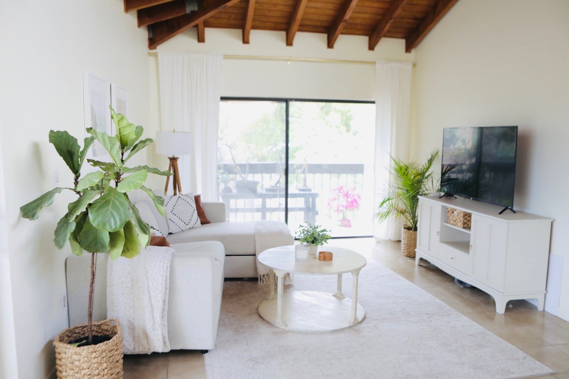 Building Photo - 5201 Orduna Dr