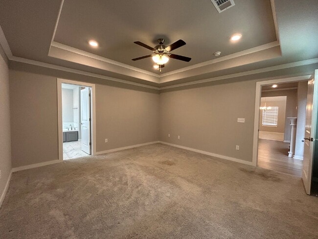 Building Photo - "Move in Special!! Half off first month's rent if signed by 11/30!  3-Bed Sanctuary in Farmington...