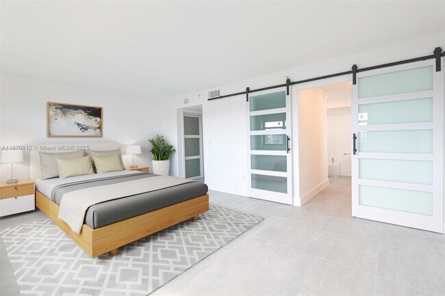 Building Photo - 9300 Bay Harbor Terrace