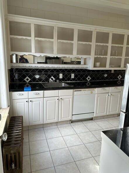 Building Photo - 624 Jefferson Ave