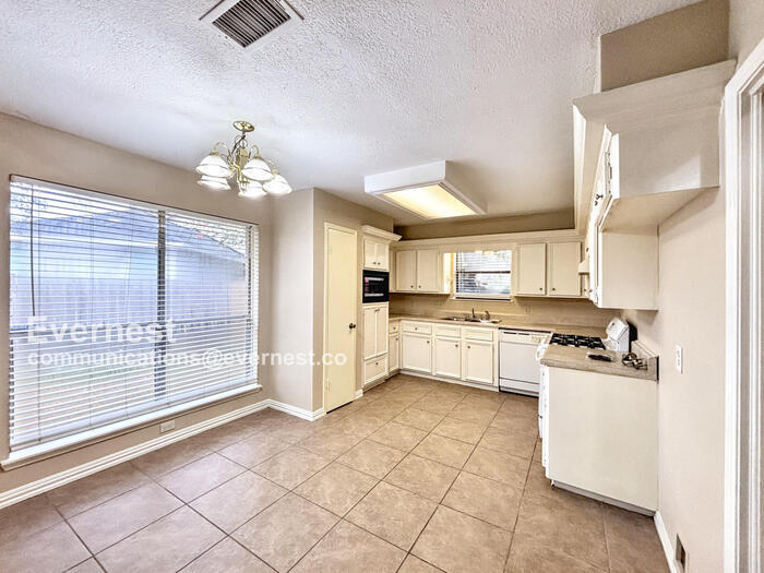 Building Photo - 15231 Cabots Landing Dr