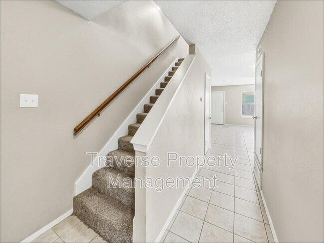 Building Photo - 1006 Bland Dr