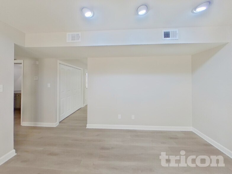 Building Photo - 8104 Lighthouse Way