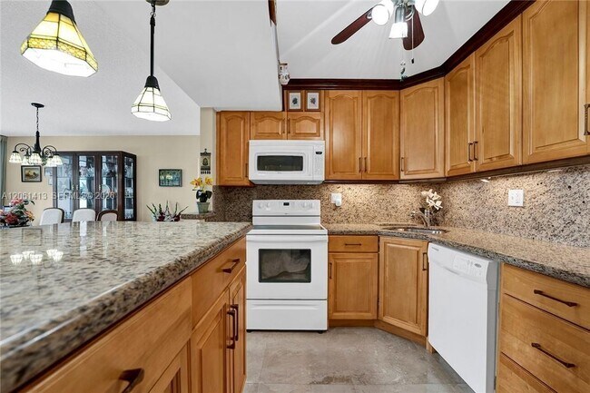 Building Photo - 1400 S Ocean Dr