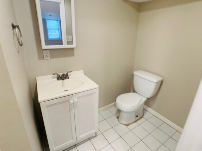 Building Photo - 320 Jefferson St