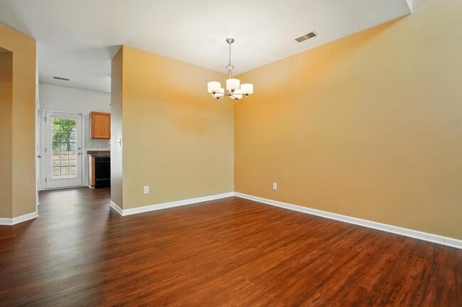 Building Photo - 7420 Abigail Glen Dr