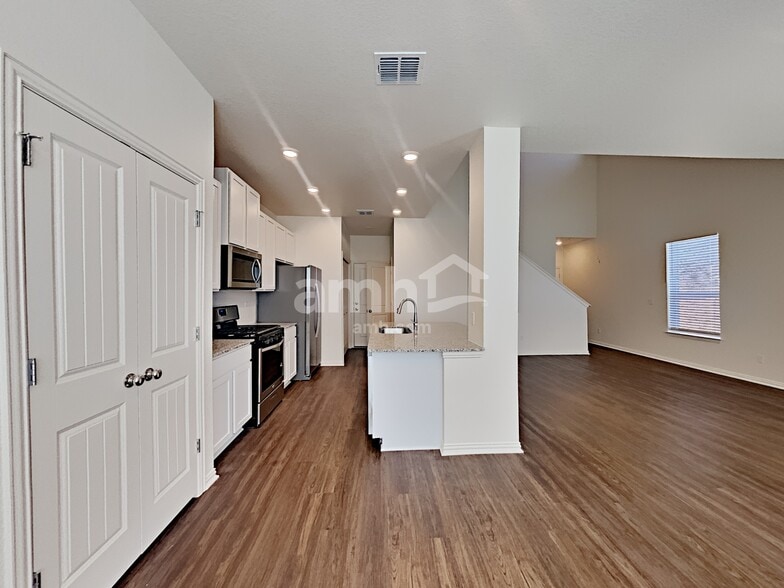 Building Photo - 325 Pebble Beach Run