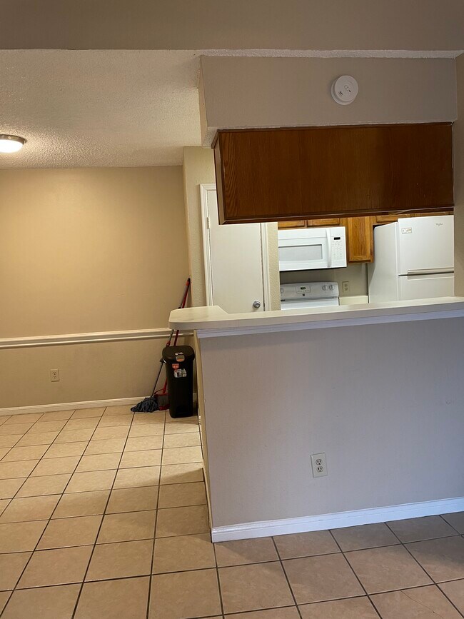 Building Photo - 10101 S Gessner Rd