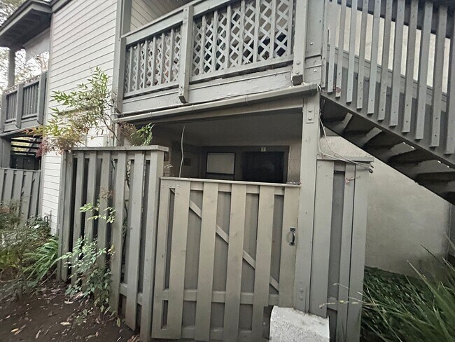 Building Photo - MOVE IN SPECIAL....$750.00 off with May, 2026 move in! Cozy condo in Shadowridge Community