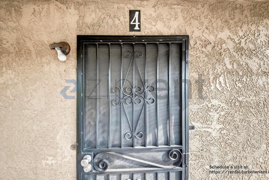 Building Photo - 2458 Normandie Ave