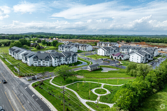 Building Photo - Hathaway at Lebanon