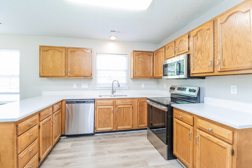 Building Photo - 13024 Peacock Ln