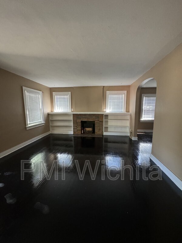 Building Photo - 735 S Grove St