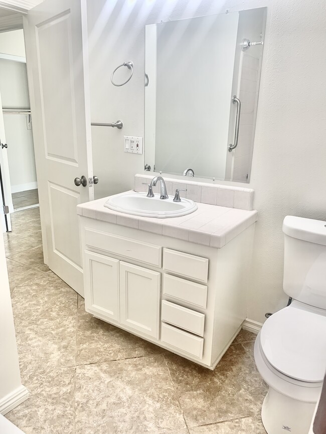 Bathroom vanity - 7957 5th St