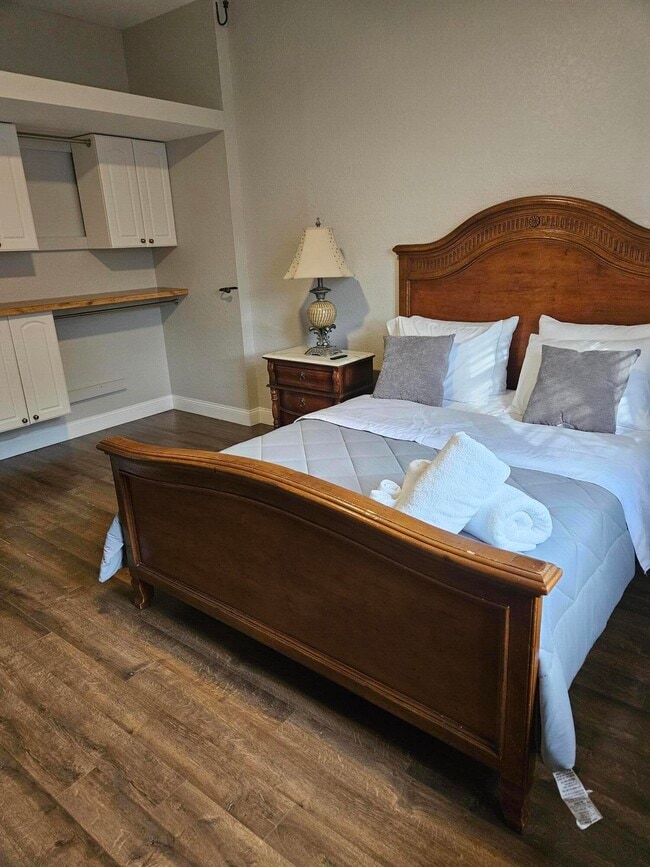 Building Photo - 11334 81st Ct N