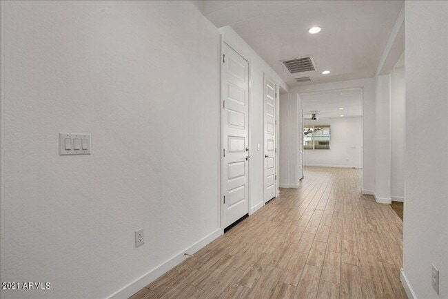 Building Photo - 24973 N 172nd Dr