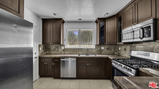 Building Photo - 1155 Horn Ave